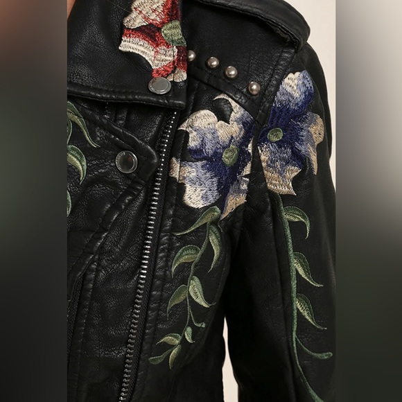 Blank NYC Black Embroidered Vegan Leather Moto Jacket ✨ - Picture 5 of 7